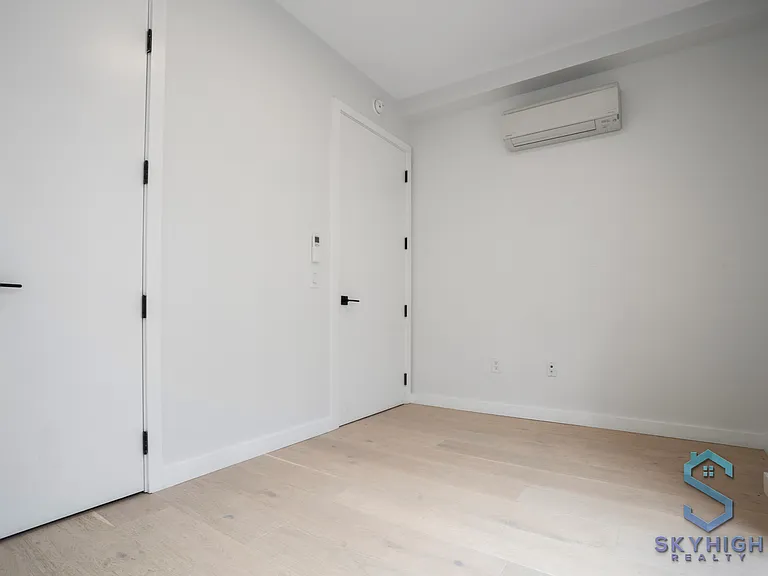 37-25 32nd St #5B — Photo 10