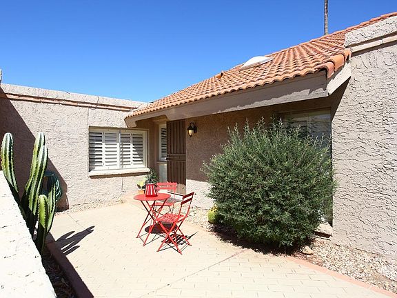 4th image of 4044 E Larkspur Dr