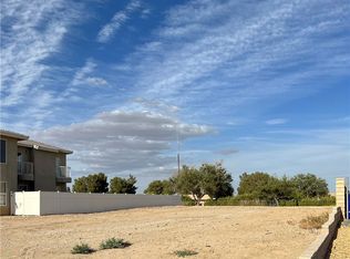 28001 Hummingbird Ln, Helendale, CA 92342