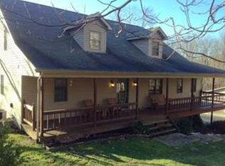 130 Short Dr, Clinton, PA 15026