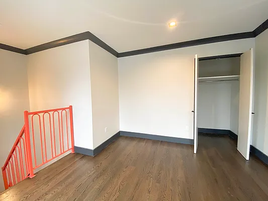 Rented by Lodger Corp | media 12