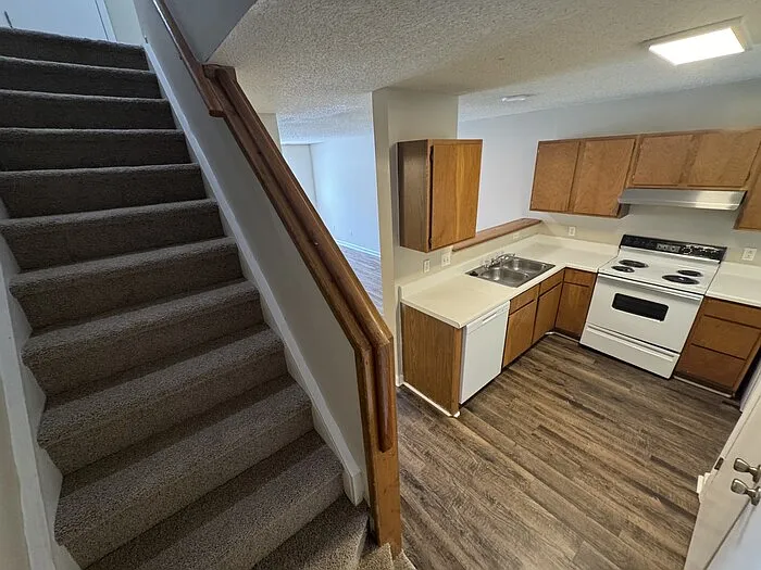 2910 Faversham Pl — Photo 10