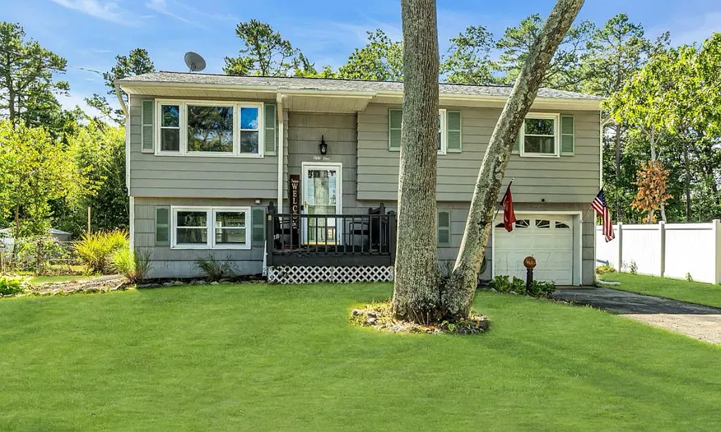 4 bed, $3,400 — Photo 2