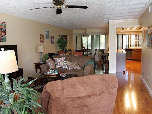 5th image of 2839 Countrybrook Dr APT 13