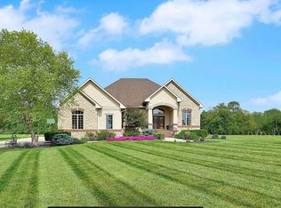 2960 Pine View Dr, Spring Valley, OH 45370