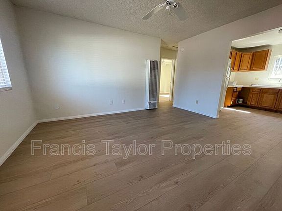 3rd image of 806 W 15th Ave W Unit A