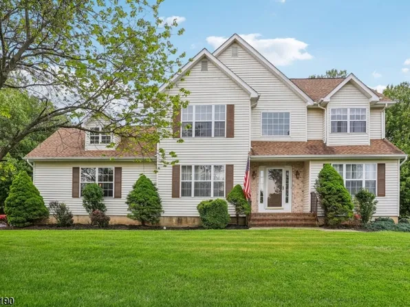 25 Tanager Ln, Robbinsville Twp., NJ 08691