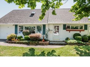 20 Cameo Rd, Levittown, PA 19057