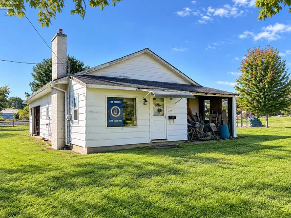 329 Randall Ave, Bellevue, OH 44811