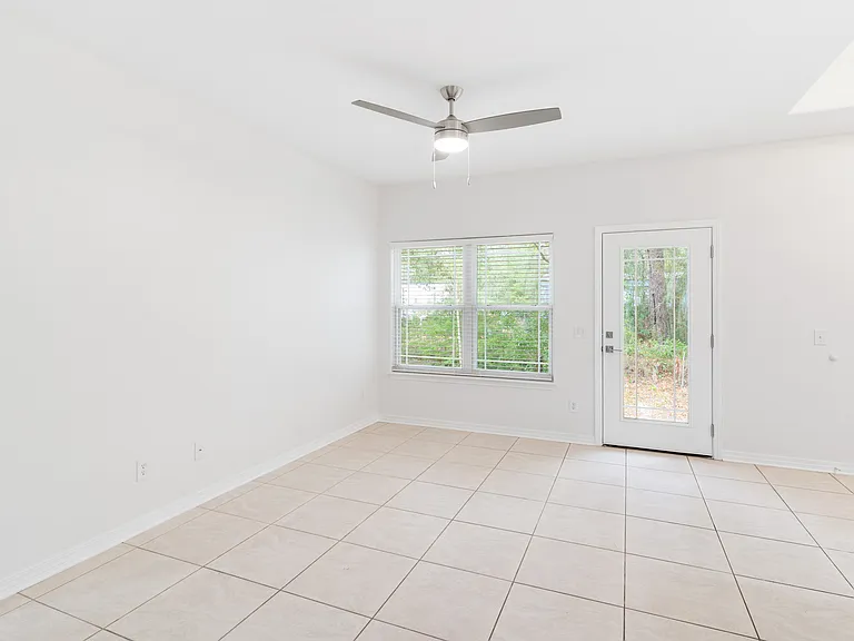 2031 Presidio St #2029 — Photo 8