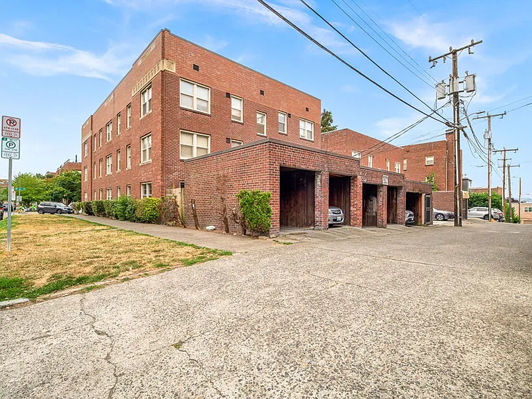 Marianne Apartments | Lower Queen Anne Living Near Seattle Center | 2 MONTHS FREE! — Photo 8