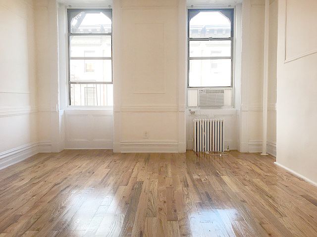 1st image of 340 E 13th St #14