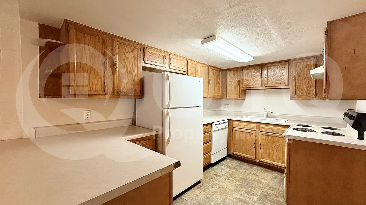2 bed, 1.5 bath, 1080 sqft, $1,249 — Photo 3