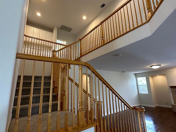 5th image of 1461 Autumn Hills Dr