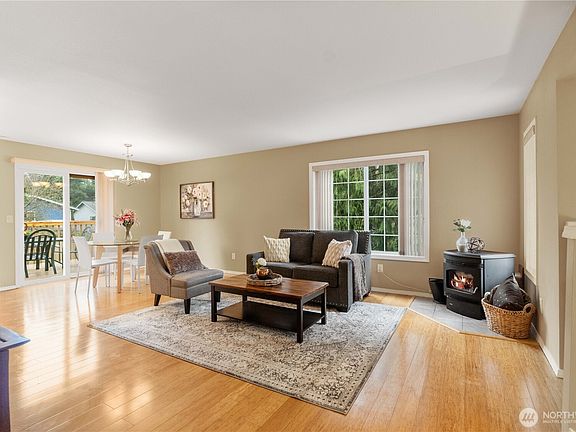 3rd image of 7522 188th Avenue E