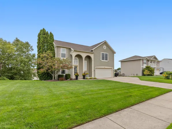 599 Oldfield Dr SE, Byron Center, MI 49315