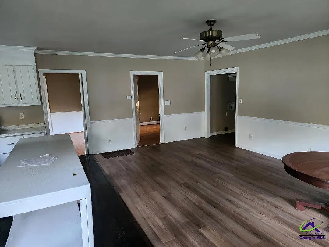 3 bed, 2.0 bath, 1761 sqft, $1,700 — Photo 3