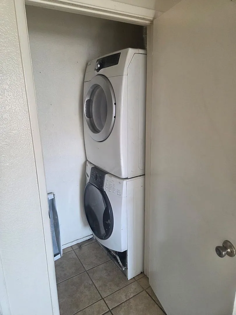 9618 N 5th Unit 4 — Photo 3