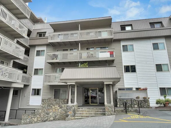 948 Esquimalt Rd #219, Esquimalt, BC V9A 6V3