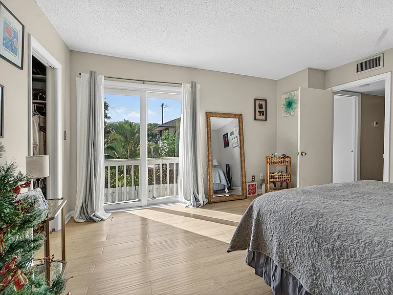 141 E Riverside Dr #10D — Photo 20