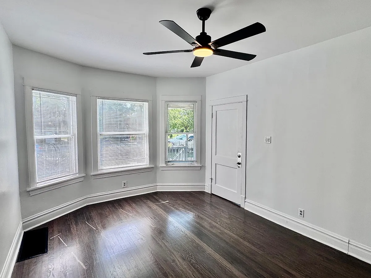 2 bed, 1.0 bath, $1,900 — Photo 2