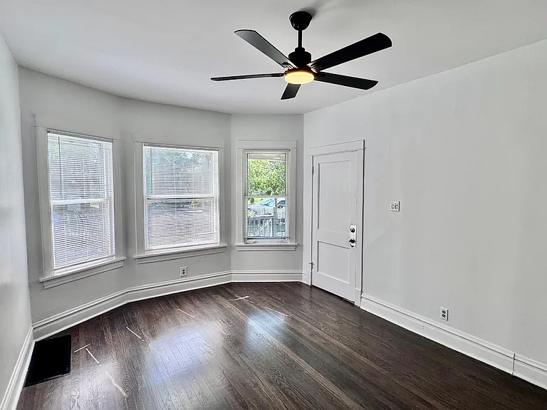 2047 N Lavergne Ave #1 — Photo 3