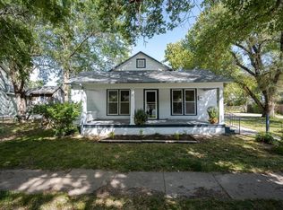 212 W 2nd St, Halstead, KS 67056