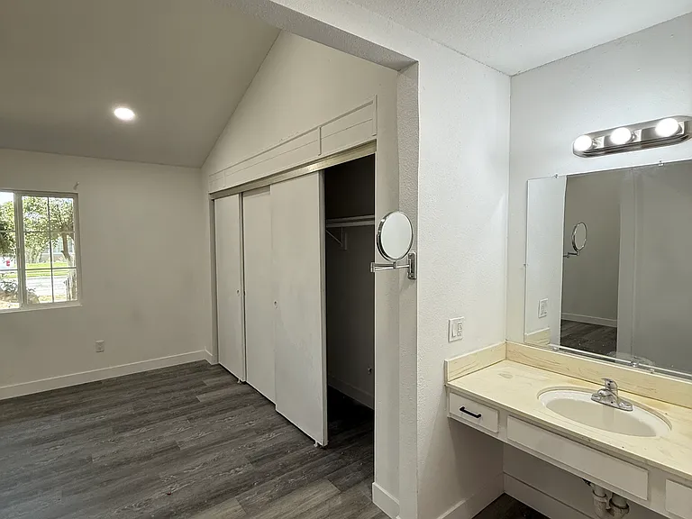 5678 Surrey Ln — Photo 13