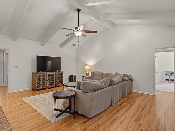 5th image of 5366 Carisbrooke Ln