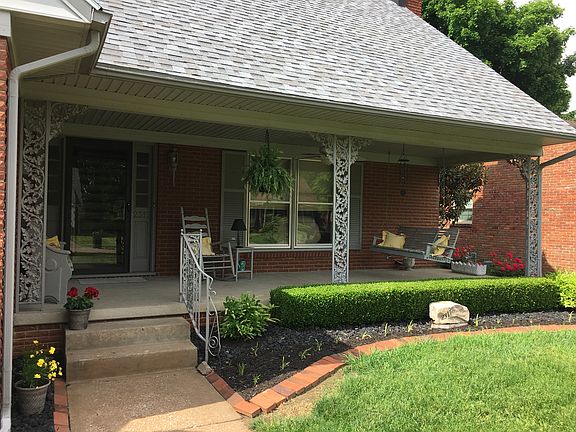 3rd image of 2317 S Stratford Dr
