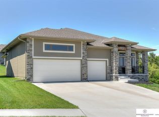 922 S 184th Avenue Cir, Elkhorn, NE 68022