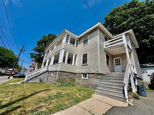 18 Bigelow St #1 Photo 1