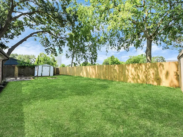 10602 Raydell Dr — Photo 25