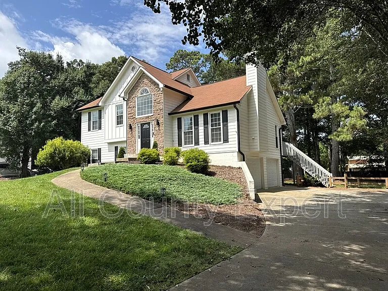7745 Wynfield Dr — Photo 4