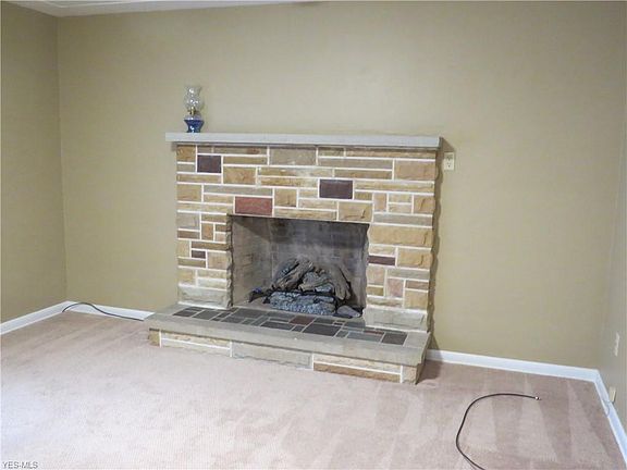 4th image of 164 Edgewood Dr