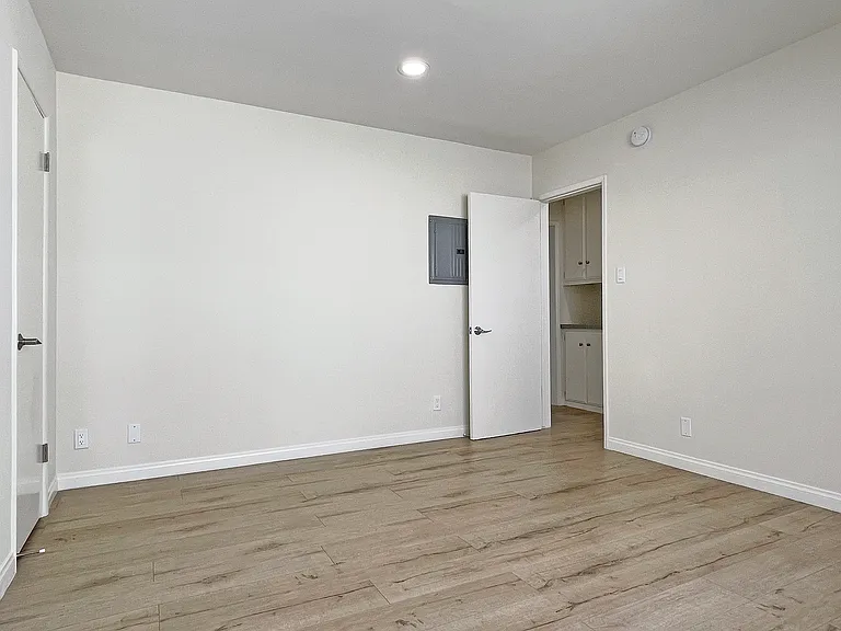 1701 Malcolm Ave #5 — Photo 13