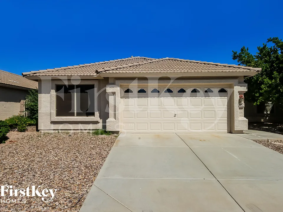4732 E Mountain Vista Dr