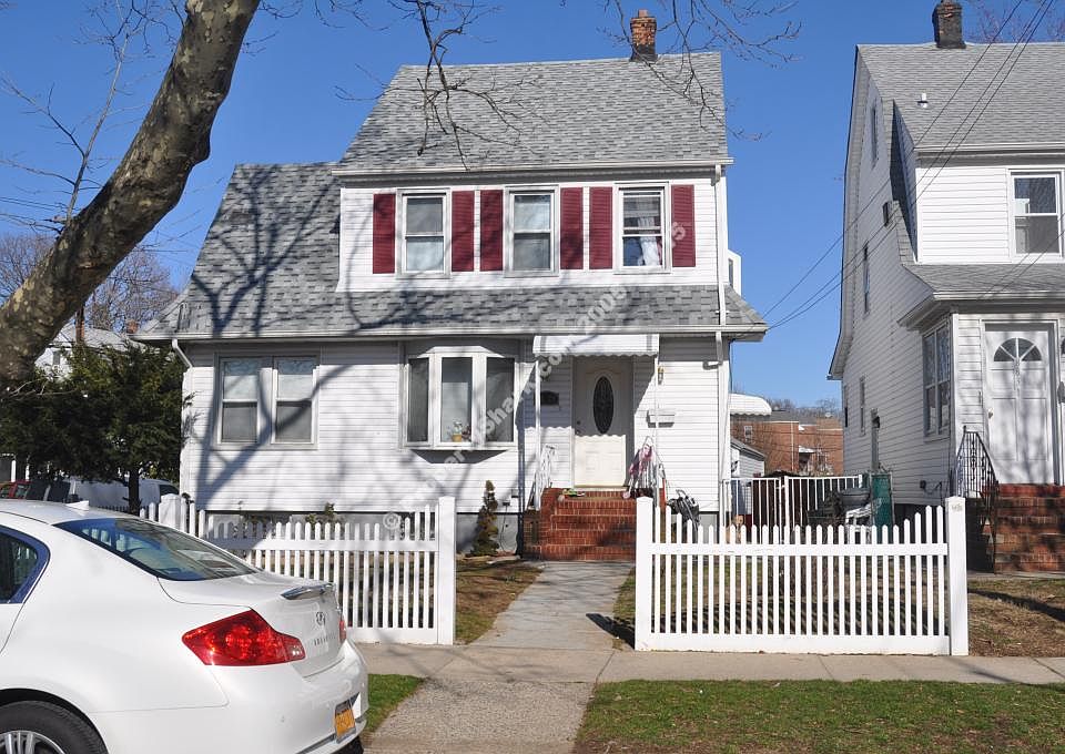2nd image of 8829 249th St