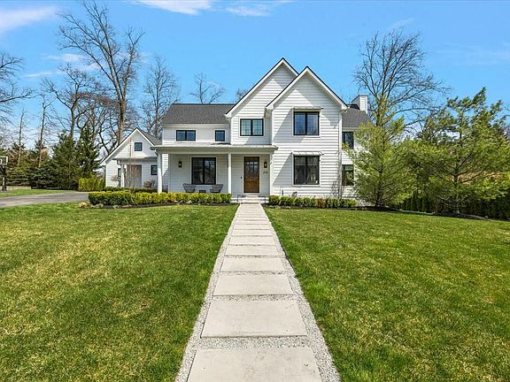 5th image of 215 Hadsell Dr