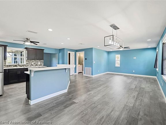 3rd image of 2611 Lake Josephine Dr