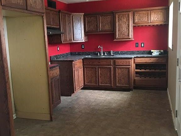3rd image of 5412 Salisbury Dr