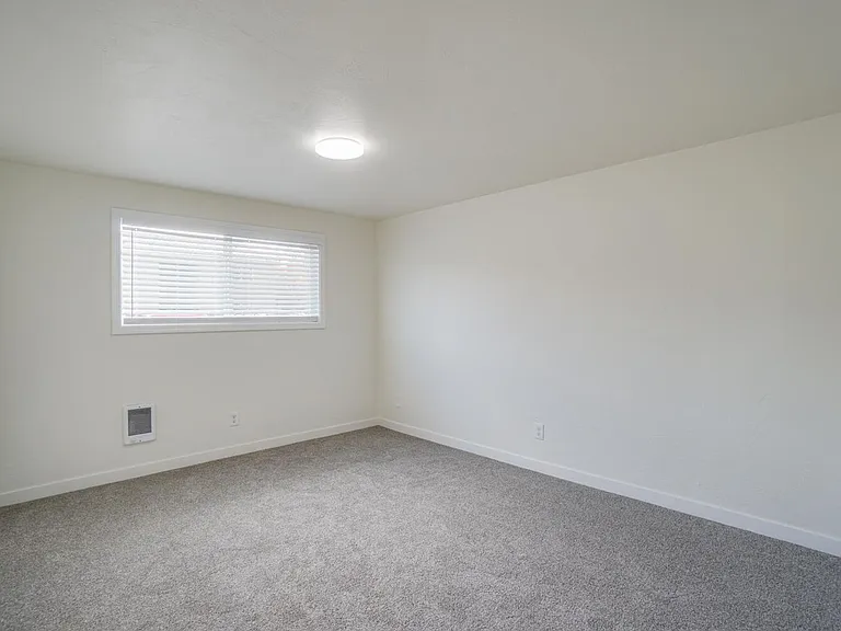 Westwood Apartments ** On-site Laundry Facilities, Off-Street Parking & Private Patio or Balcony — Photo 34