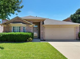 1021 Grand Central Pkwy, Saginaw, TX 76131