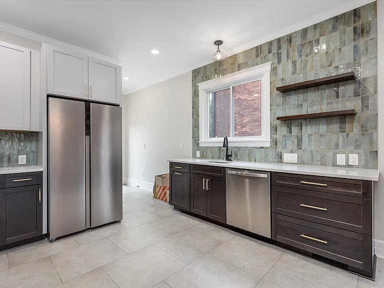 719 Gladstone Ave — Photo 8