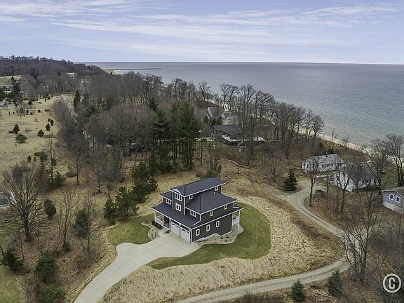 4th image of 17330 Beachview Dr