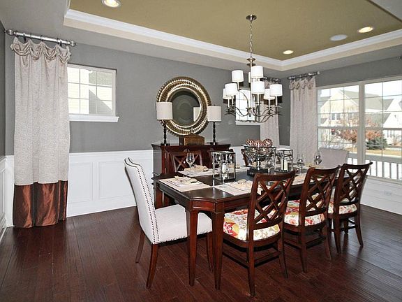 Located on 0019 in The Oaks At Churchill Club in Oswego, IL