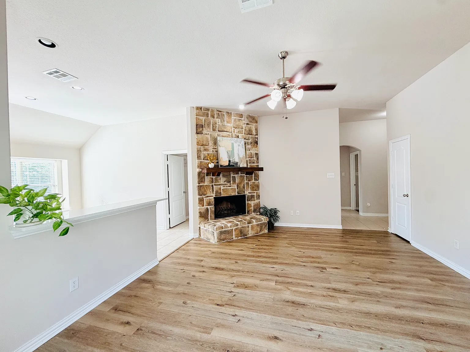3 bed, 1313 sqft, $1,800 — Photo 4