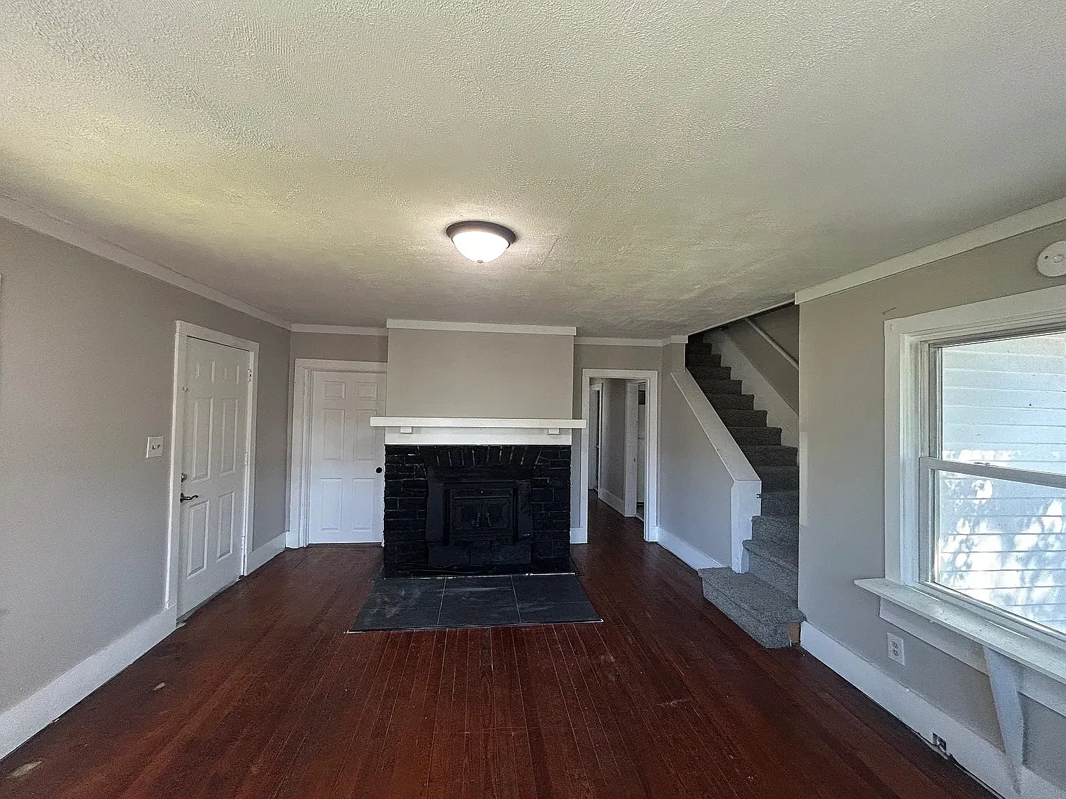 4 bed, 1240 sqft, $2,295 — Photo 4
