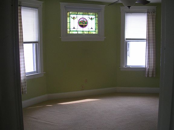 4th image of 4221 Grove Ave APT 2