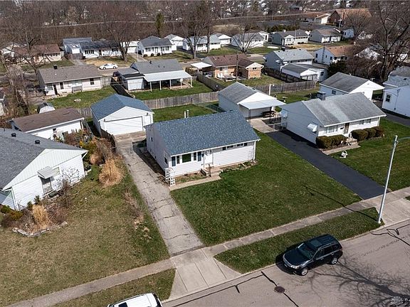 3rd image of 2309 Carew Ave